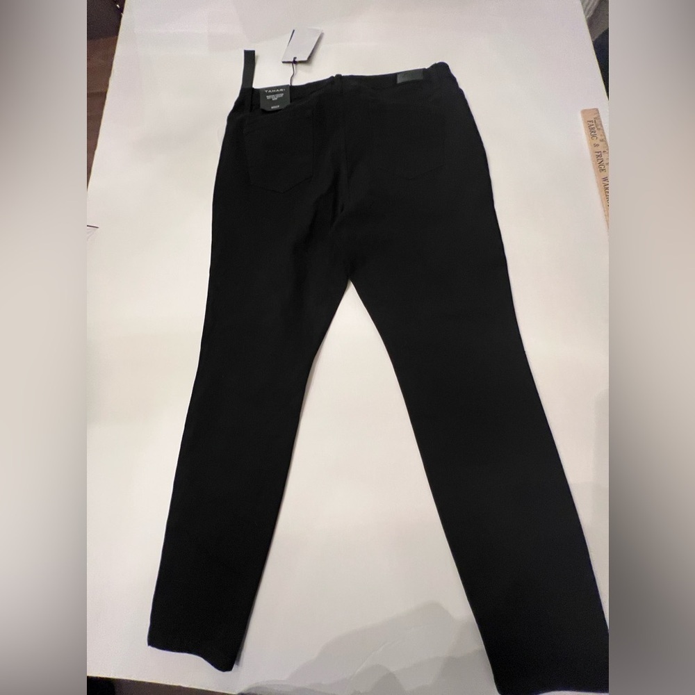 TAHARI KELLY WOMEN’S RAYON DENIM MID-RISE SKINNY JEANS. SIZE 16 W.  BLACK